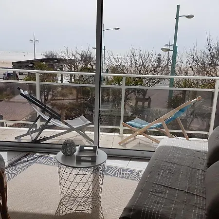 Apartment T2 Vue Les Pieds Dans L'eau Avec Parking Prive